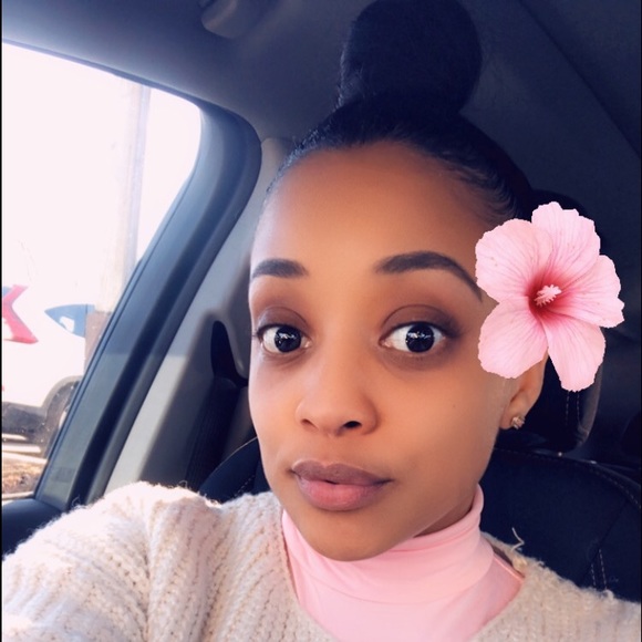 Welcome to my Closet - Picture 1 of 4